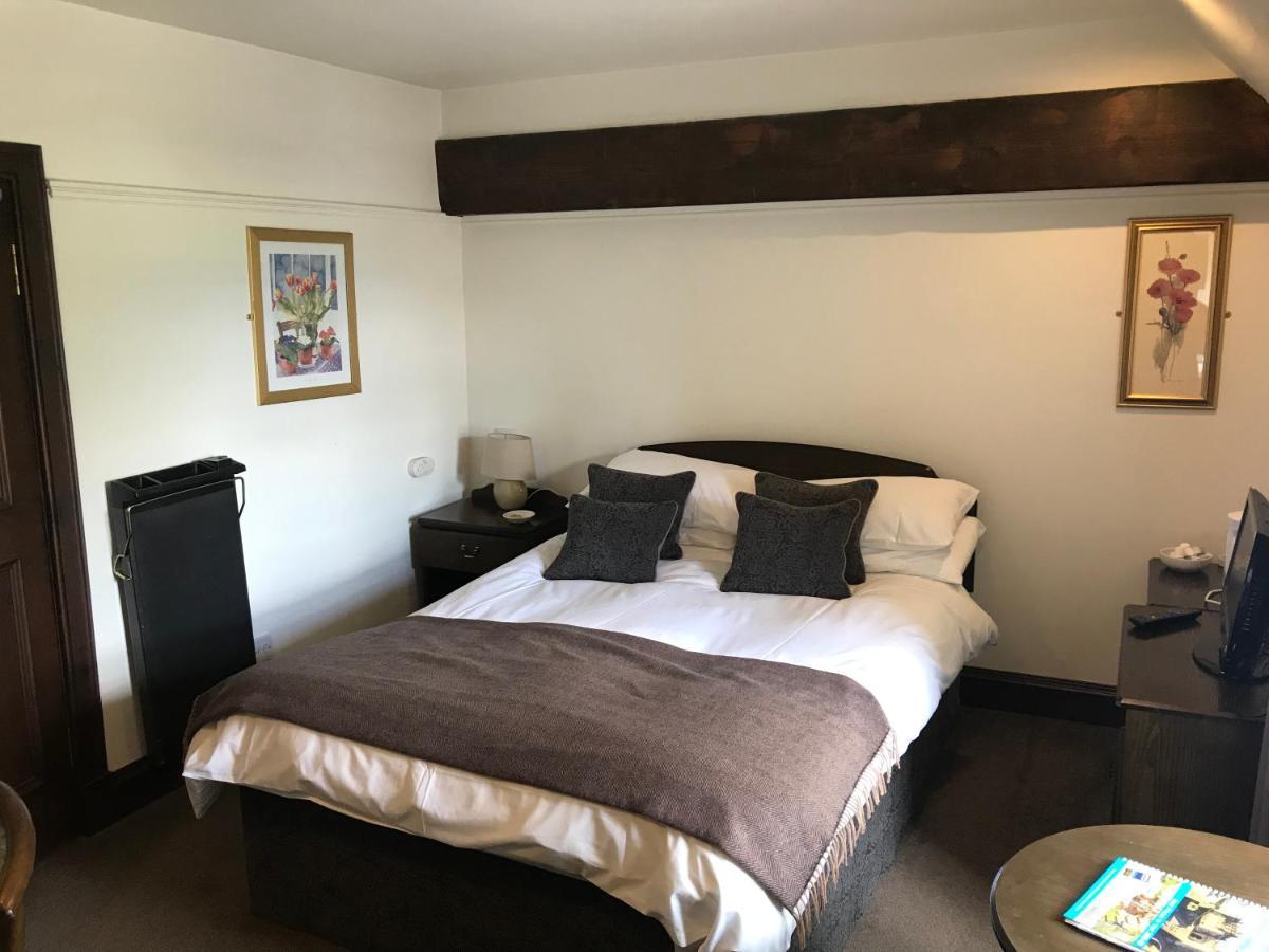 Lion And Unicorn Hotel Thornhill  Eksteriør bilde