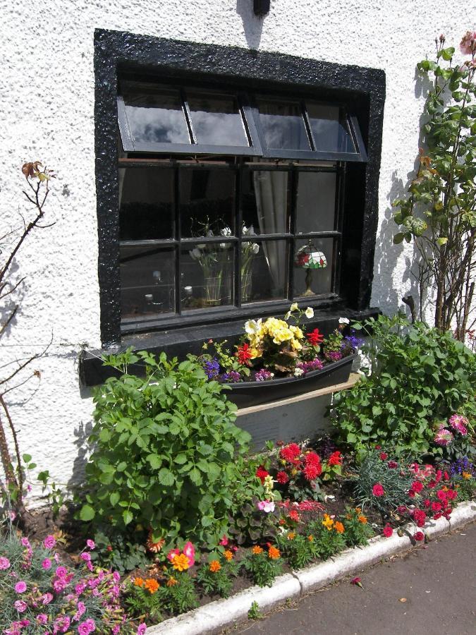 Lion And Unicorn Hotel Thornhill  Eksteriør bilde