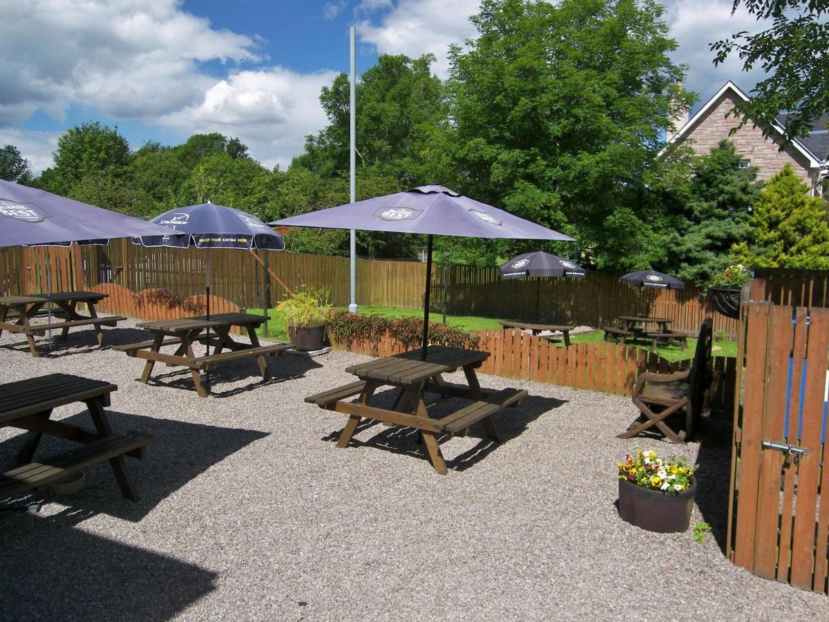 Lion And Unicorn Hotel Thornhill  Eksteriør bilde
